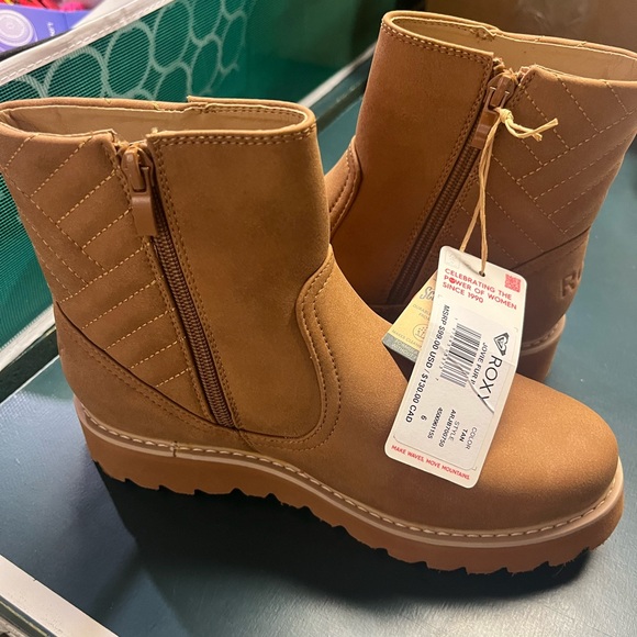 Roxy Jovie Faux Fur II Booties - Picture 9 of 9